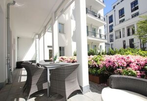 FIRST Sellin – Pool und Sauna mit Meerblick, direkt an der Seebrücke - FIRST Sellin FeWo 2.3