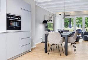 Strandresidenzen Binz-Prora – Familienfreundliche Maisonette-Wohnung in Toplage am Meer mit Terrasse & Balkon