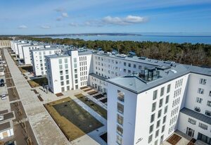 Strandresidenzen Binz-Prora – Familienfreundliche Maisonette-Wohnung in Toplage am Meer mit Terrasse & Balkon