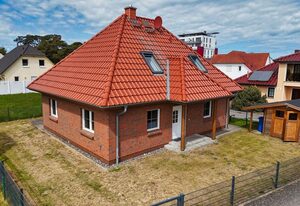Ferienhaus Strandfeeling Glowe – Haus in toller Lage mit Garten, Terrasse und Kamin - Ferienhaus Strandfeeling