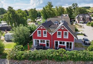 Ferienhaus TimpeTe – hafennahes Ferienhaus mit Terrasse und Meerblick - Ferienhaus TimpeTe Backbord
