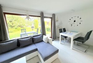 Bungalow im Garten - ruhig im Grünen mit Grill – Bungalow im Garten - Komfortables Ferienhaus mit Terrasse und Feuerschale