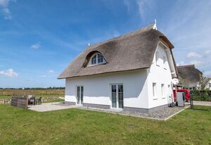 Ferienhaus Wildrose in der Puddeminer Wiek – Ferienhaus Wildrose – Sonnenstunden, Natur & Wohlfühlmomente am Hafen Puddemin
