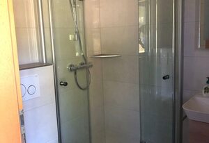 Reetdachhaus Weißdorn 1 – Ferienhaus Weißdorn 1 im Feriendorf Puddeminer Wiek