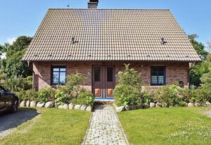 Ferienhaus Arkona - Erholung im Garten, mit Grill – Ferienhaus Arkona – Großer Garten, gemütlicher Kamin und perfekte Lage