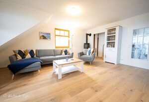 Ferienwohnung Alice mit Balkon und Meerblick – Ferienwohnung „Alice“ – Licht, Weite & Wasserblick auf die Insel Vilm