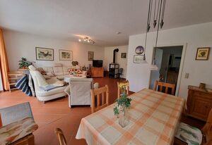 Ferienhaus zur Alleenstraße mit Garten und Carport – Das Ferienhaus an der Alleenstraße bietet Platz für 6 Erwachsene und 2 Kinder.