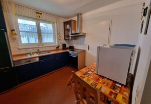 Ferienhaus zur Alleenstraße mit Garten und Carport – Das Ferienhaus an der Alleenstraße bietet Platz für 6 Erwachsene und 2 Kinder.