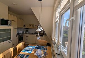 Fewo "An de Waterkant" - Leuchtturmblick, Balkon – An de Waterkant: Exklusive Wohnung mit Blick auf den Wieker Bodden und Hiddensee