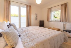 Ferienhaus Rubin - Modernes Ferienhaus mit 3 Schlafzimmern, Kamin und Sauna – Luxuriöses Ferienhaus mit Garten