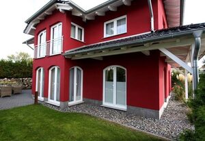 Ferienhaus Rubin - Modernes Ferienhaus mit 3 Schlafzimmern, Kamin und Sauna – Luxuriöses Ferienhaus mit Garten