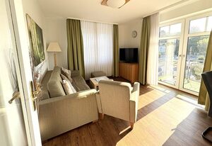 Fewo 14 im Haus Hühnergott - 4 Personen, Parkplatz – . Ferienwohnung 14 – Balkon, WLAN & hundefreundlich nahe Sellin Südstrand