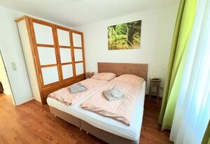 Fewo 14 im Haus Hühnergott - 4 Personen, Parkplatz – . Ferienwohnung 14 – Balkon, WLAN & hundefreundlich nahe Sellin Südstrand