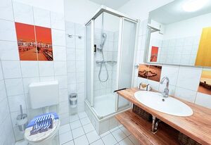 Fewo 9 im Haus Hühnergott - Geschirrspüler, Balkon – Ferienwohnung 9: Ihre Wohlfühloase in Sellin – nah zur Ostsee