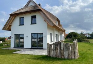 Ferienhaus "Rugard" in Dranske / Lancken – Ferienhaus Rugard mit Panoramasauna und Boddenblick in Dranske