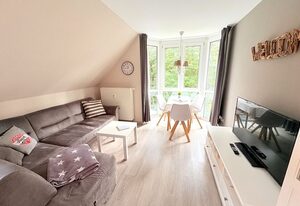 Fewo Ostsee-Buhne - mit Balkon, und Bäcker nebenan – Ferienwohnung Ostsee-Buhne – zentral in Baabe, 300 m zur Ostsee