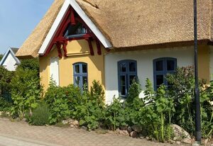 Ferienhaus Helge an der Schoritzer Wiek – Ferienhaus „Helge“ – Wohlfühl-Doppelhaushälfte mit Gartenidylle im historischen Groß Schoritz