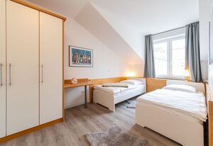 Ferienappartement Stranddüne in der Villa A Capella in Binz – Villa A Capella in Binz - Ferienappartement Stranddüne, Schwimmbad, Strandkorb