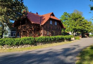 Windhuus – Fachwerk-Charme am Wieker Bodden – Windhuus–Exklusives Fachwerkhaus am Wieker Bodden mit Sauna und Leuchtturm-Blick