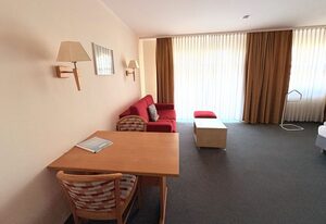 Fewo 1 im Haus Hühnergott - ideal für Zwei – Ferienwohnung Hühnergott 1 – zentral in Sellin mit Balkon & Parkplatz
