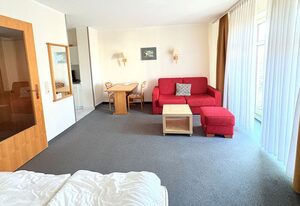 Fewo 1 im Haus Hühnergott - ideal für Zwei – Ferienwohnung Hühnergott 1 – zentral in Sellin mit Balkon & Parkplatz