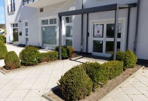 Fewo 2 im Haus Hühnergott - top Lage, mit Aufzug – Ferienwohnung 2 Sellin – zentral, strandnah & mit Balkon und Stadtblick