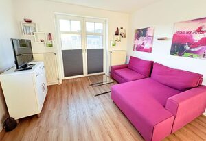 Fewo 15 im Haus Hühnergott - tierlieb und modern – Ferienwohnung 15 – Ihr Rückzugsort in Sellin mit Balkon, WLAN & Hund auf Anfrage