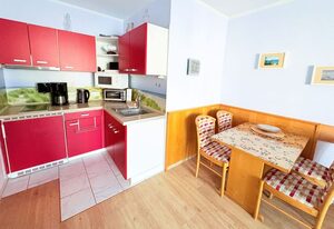 Fewo 13 im Haus Hühnergott - mit Balkon, Toplage – Ferienwohnung 13 Sellin – Charmante Wohnung mit Balkon & nur 900 m zum Strand
