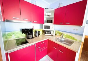 Fewo 13 im Haus Hühnergott - mit Balkon, Toplage – Ferienwohnung 13 Sellin – Charmante Wohnung mit Balkon & nur 900 m zum Strand
