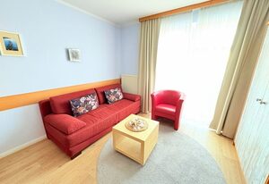Fewo 13 im Haus Hühnergott - mit Balkon, Toplage – Ferienwohnung 13 Sellin – Charmante Wohnung mit Balkon & nur 900 m zum Strand