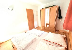 Fewo Seelenfrieden 5 - kleine Wohnung mit Terrasse – Gemütliche Ferienwohnung mit Terrasse in Alt Reddevitz – Hund erlaubt
