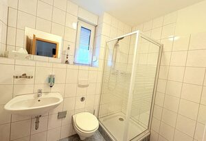 Fewo Seelenfrieden 5 - kleine Wohnung mit Terrasse – Gemütliche Ferienwohnung mit Terrasse in Alt Reddevitz – Hund erlaubt
