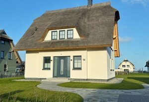 Reethaus "MeerZeit" mit Kamin, Sauna und 3 Schlafzimmern – Ferienhaus Meerzeit mit Sauna und Kamin in Dranske