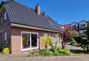 Ferienhaus Windland - mit Garten, Kamin und Sauna – Gemütliches Ferienhaus Windland in Dranske mit Sauna, Kamin & Garten