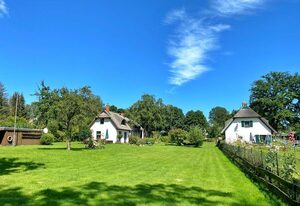 Groß Stresow - Irmi´s Kate - Ferienhaus und Doppelhaushälfte mit großem Garten