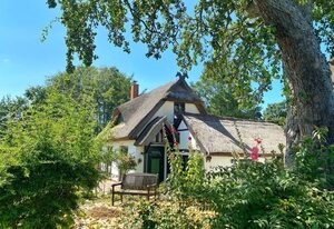 Groß Stresow - Irmi´s Kate - Ferienhaus und Doppelhaushälfte mit großem Garten