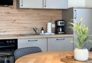 Hafenmeister Malte – Entspannt wohnen mit Balkon und Hafenflair