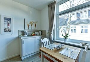 App. 7 in strandnaher Lage - Bäderstil-Villa in Wenningstedt/Sylt