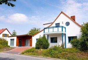 Ferienwohnung Ostrea Breege - mit Garten und Grill – Moderne Ferienwohnung mit Terrasse nahe Strand & Hafen in Juliusruh
