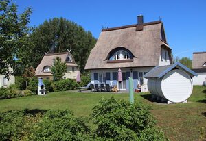 mit Garten, Sauna, Kamin und Whirlpool