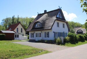 mit Garten, Sauna, Kamin und Whirlpool