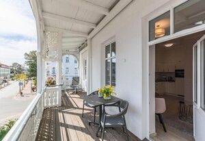 Villa Iduna / Ferienwohnung No. 4 - 1. OG mit Balkon nach Osten