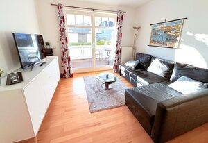 Strandresidenz Juliusruh Fewo 11- EG, Balkon, 2 SZ – Familienfreundliche Ferienwohnung mit Balkon