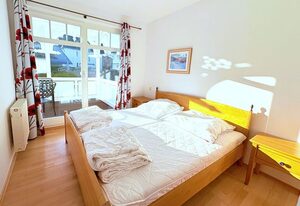 Strandresidenz Juliusruh Fewo 11- EG, Balkon, 2 SZ – Familienfreundliche Ferienwohnung mit Balkon